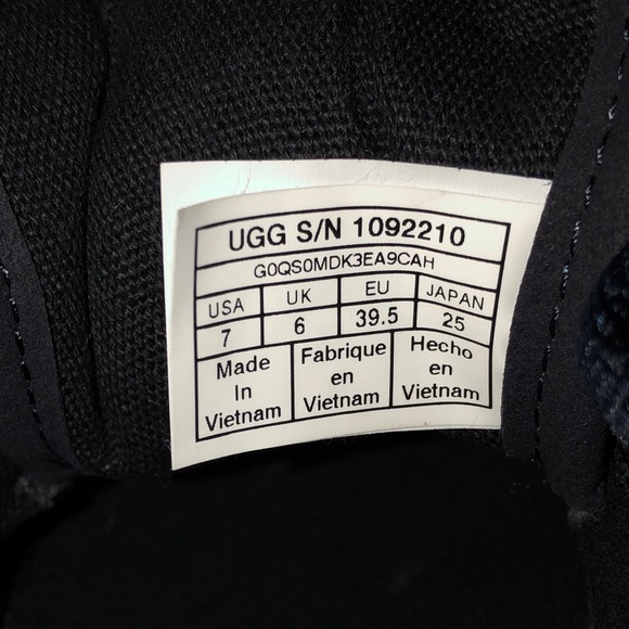 Ugg NIB Neumel Ripstop Boot,Navy,Size-7 - Picture 4 of 8